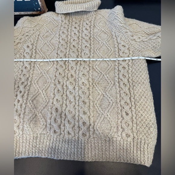 Prince of Burren Irish Knit Cable Sweater Unisex Aran
Islands Hand knit Sz M - Picture 3 of 10